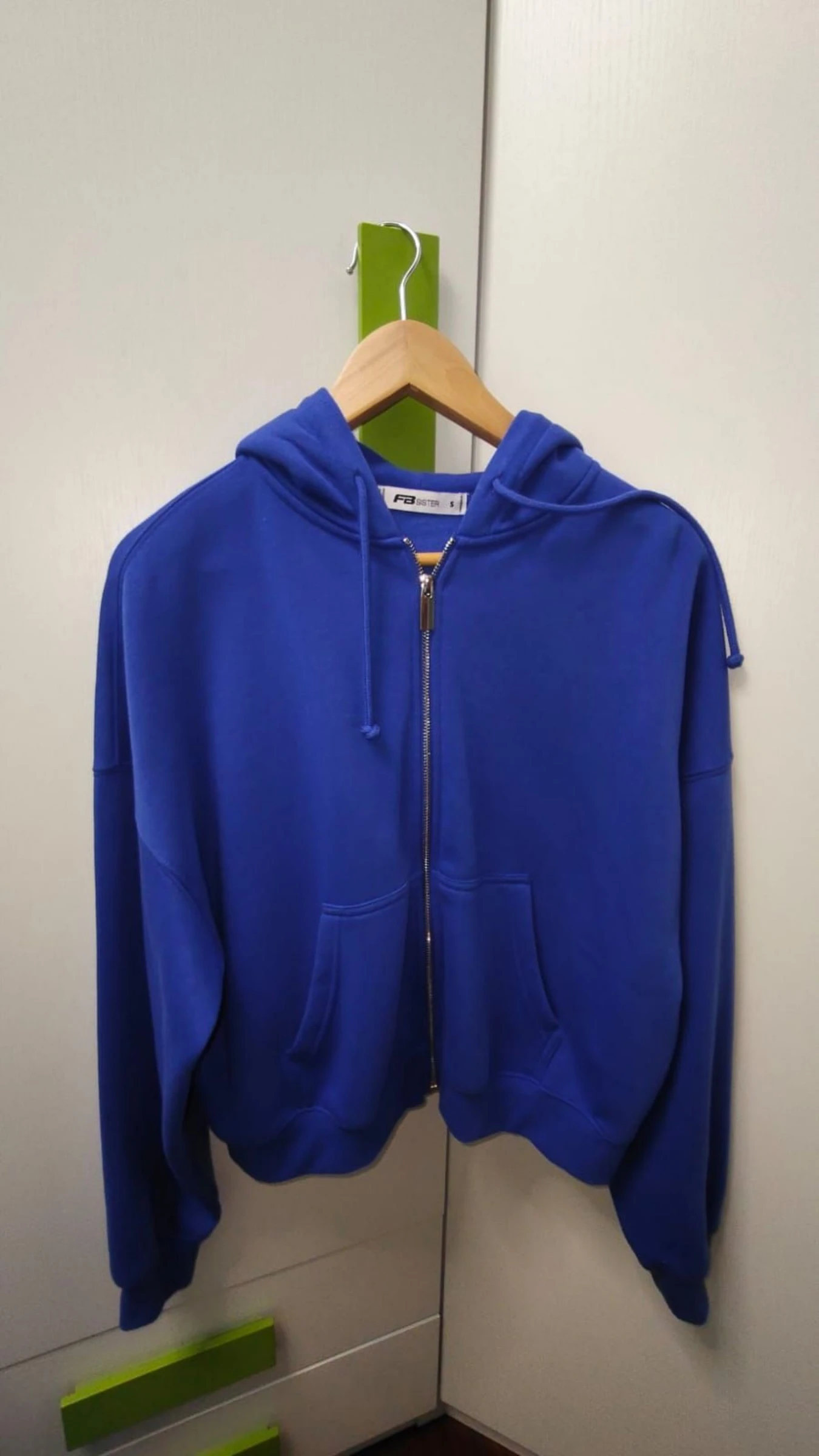 Sudadera azul mujer abierta 